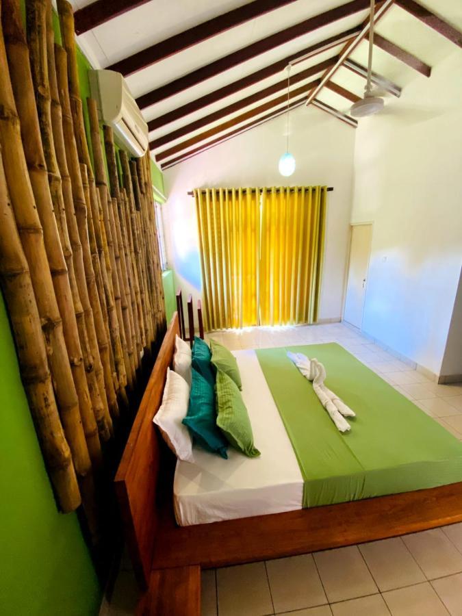 Hotel Surf N Spice - Hiriketiya à Dikwella Extérieur photo
