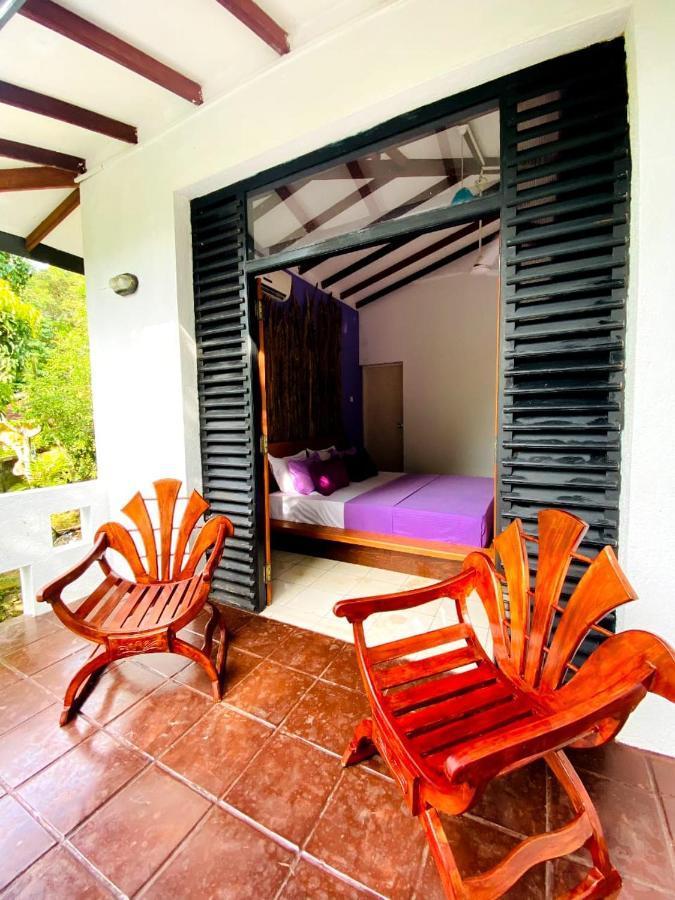 Hotel Surf N Spice - Hiriketiya à Dikwella Extérieur photo