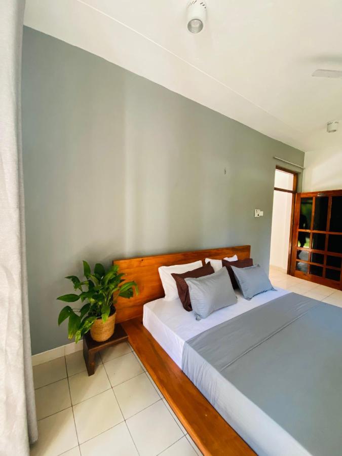 Hotel Surf N Spice - Hiriketiya à Dikwella Extérieur photo