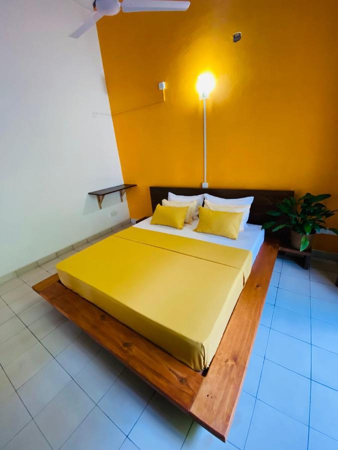 Hotel Surf N Spice - Hiriketiya à Dikwella Extérieur photo