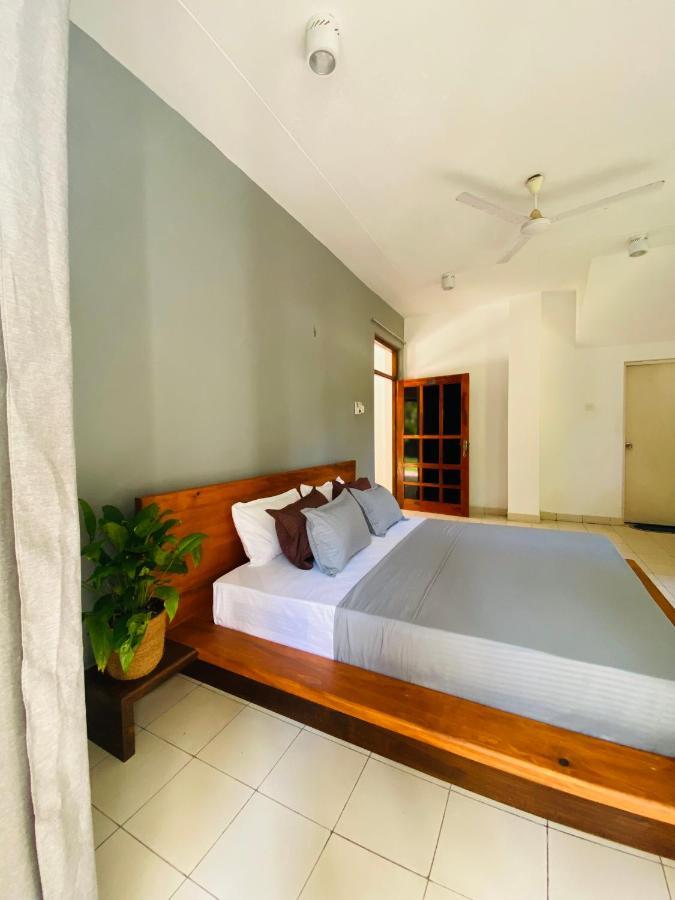 Hotel Surf N Spice - Hiriketiya à Dikwella Extérieur photo