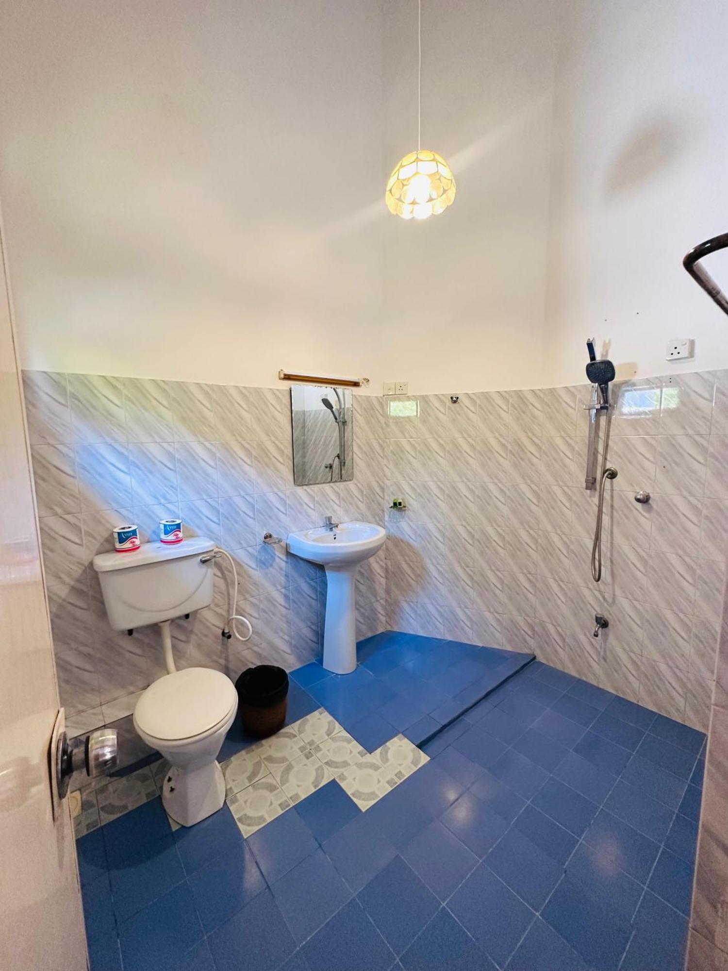 Hotel Surf N Spice - Hiriketiya à Dikwella Extérieur photo